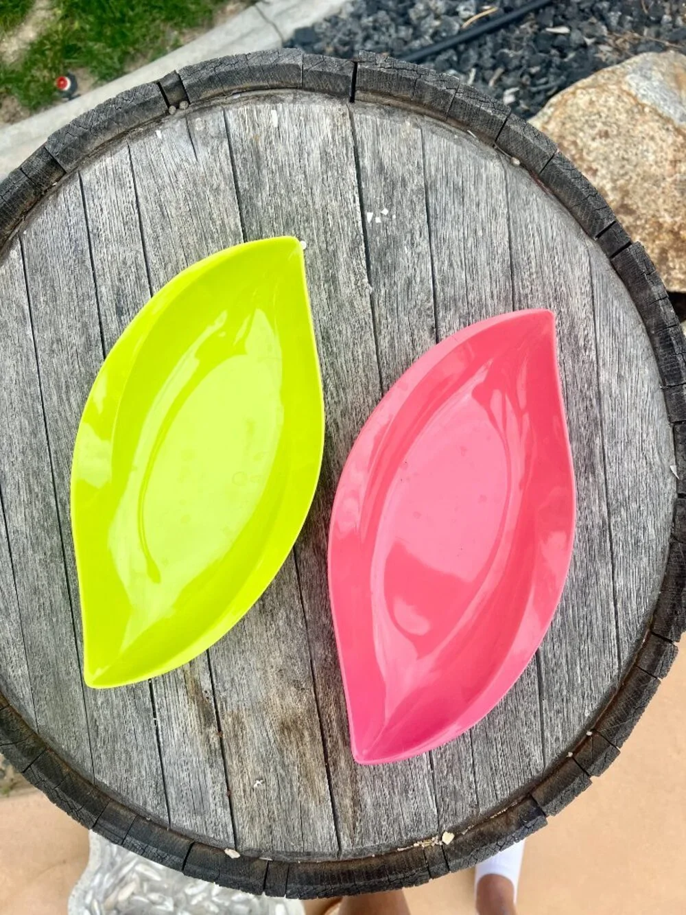 Vintage Neon Melamine Leaf Serving Bowls – Pink & Lime Green Retro Mid-Century S